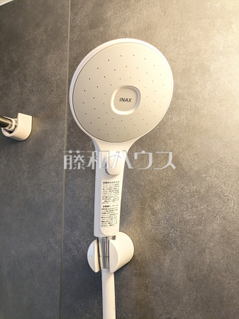 4号棟　シャワーヘッド　【与那原町字与那原】