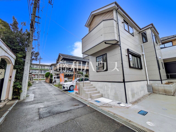 接道状況および現場風景【日野市多摩平3丁目】周辺環境はもちろん、日当たりや設備仕様など、実際に行ってみないと分からないことも多くございます。担当がご案内いたしますので、お気軽にお問い合わせください。 接道状況および現場風景【日野市多摩平3丁目】周辺環境はもちろん、日当たりや設備仕様など、実際に行ってみないと分からないことも多くございます。担当がご案内いたしますので、お気軽にお問い合わせください。