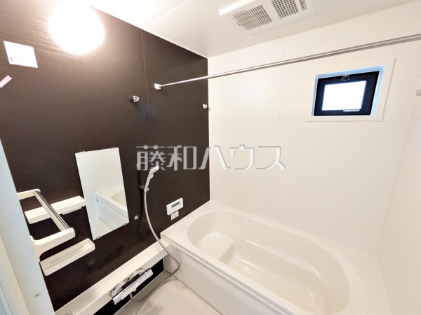 3号棟 浴室 【日野市多摩平3丁目】
雨の日の強い味方!浴室換気乾燥機付きユニットバスで洗濯物が乾かせます。 3号棟 浴室 【日野市多摩平3丁目】
雨の日の強い味方!浴室換気乾燥機付きユニットバスで洗濯物が乾かせます。