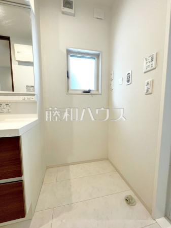 洗面室　【練馬区谷原５丁目】