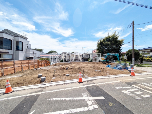 ≪接道状況≫前面道路6mなので、運転が少し苦手な方でも運転・駐車がしやすそうですね。 【調布市西つつじケ丘４丁目】