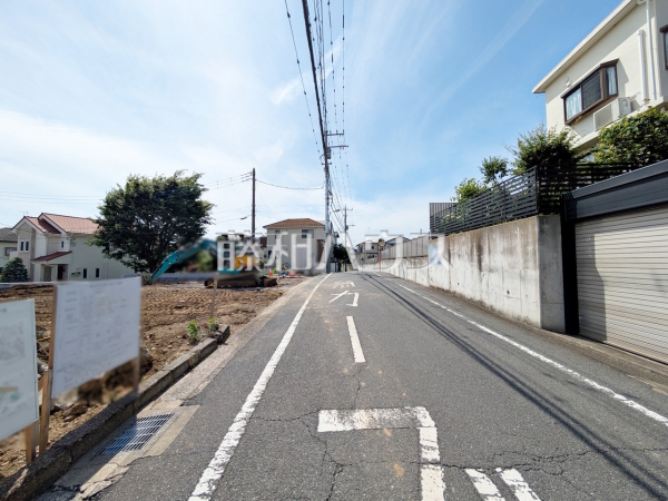 ≪接道状況≫前面道路6mなので、運転が少し苦手な方でも運転・駐車がしやすそうですね。 【調布市西つつじケ丘４丁目】