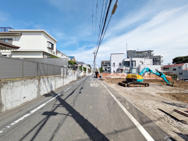 ≪接道状況≫ 最寄りの『つつじヶ丘駅』周辺には、スーパー・ドラッグストア・本屋など便利な施設が充実！ 【調布市西つつじケ丘４丁目】