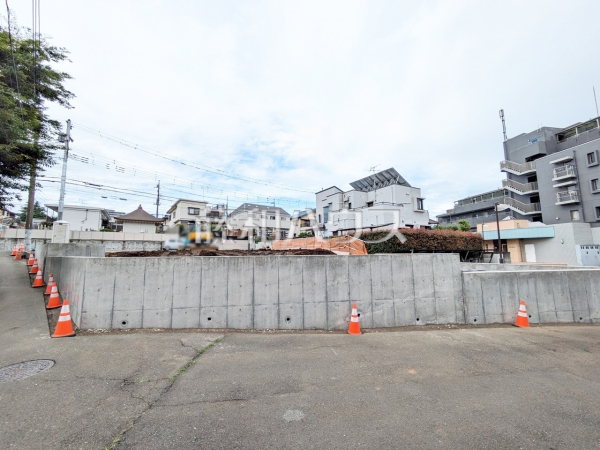 ≪接道状況≫ 最寄りの『つつじヶ丘駅』周辺には、スーパー・ドラッグストア・本屋など便利な施設が充実！ 【調布市西つつじケ丘４丁目】