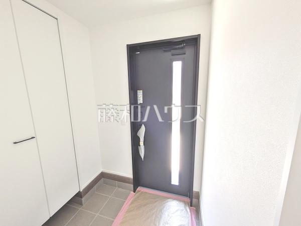 2号棟　玄関　【福岡市東区和白丘２丁目】