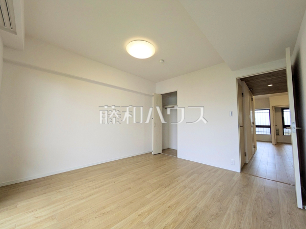 居室　【ルネ調布国領モア・クレスト】