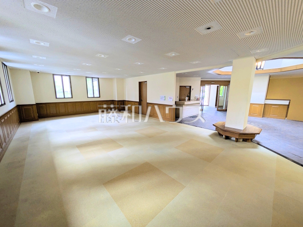 エントランス　【ルネ調布国領モア・クレスト】