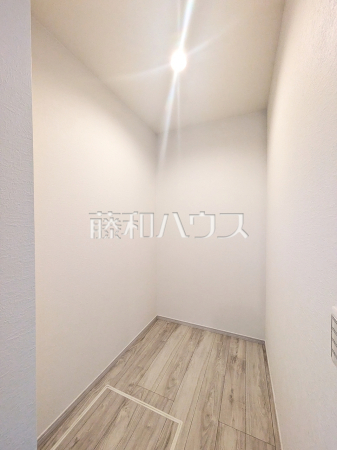 2号棟　ウォークインクローゼット　【板橋区成増４丁目】