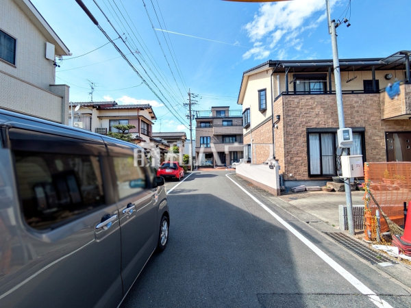接道状況および現場風景　【小牧市下小針中島３丁目】