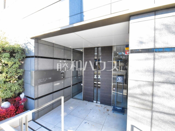 エントランス　【イニシアイオ杉並和泉】