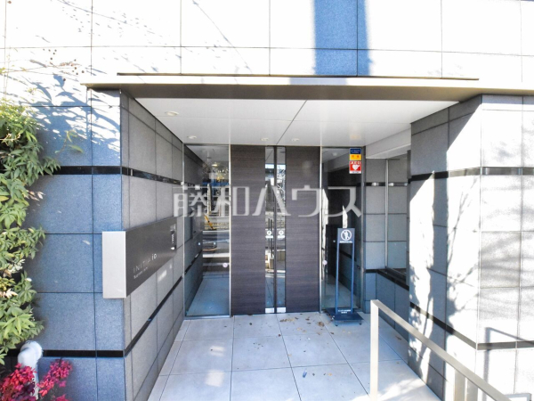 エントランス　【イニシアイオ杉並和泉】