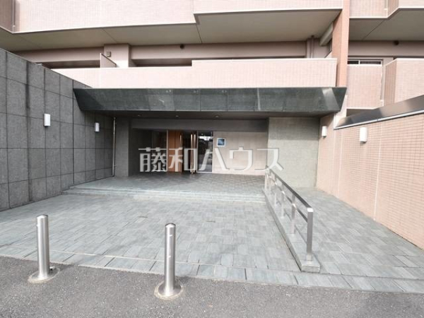 エントランス　【エルフォレストビューウィング棟】