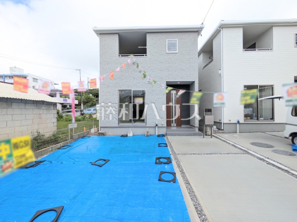 1号棟 最大3台並列可能なカースペース(車種による) 【西原町字幸地】 1号棟 最大3台並列可能なカースペース(車種による) 【西原町字幸地】