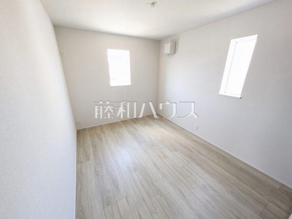 居室　【春日井市坂下町３丁目】