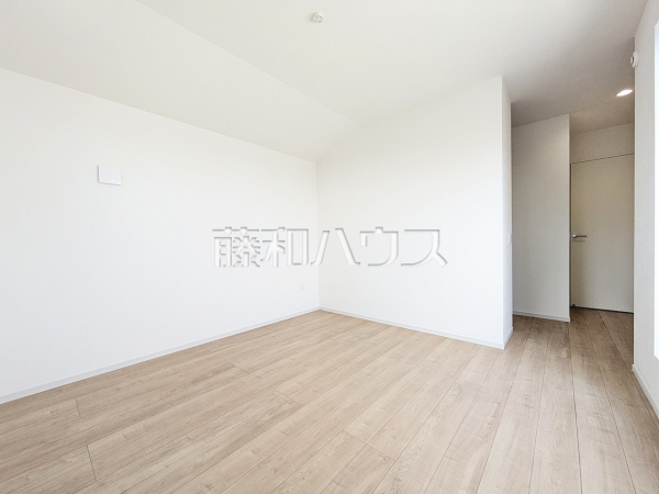 居室　【昭島市田中町１丁目】