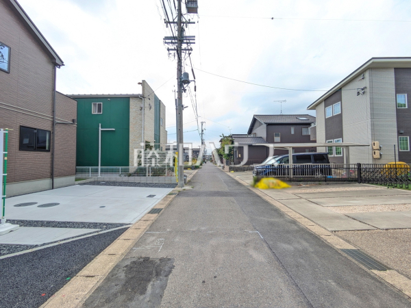 接道状況および現場風景　【北名古屋市熊之庄十二社】