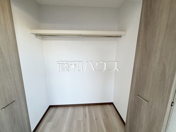 着たいお洋服をサッと取り出せて便利なクローゼット収納。　【和光市下新倉４丁目】