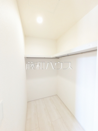 1号棟　ウォークインクローゼット　【うるま市字前原】