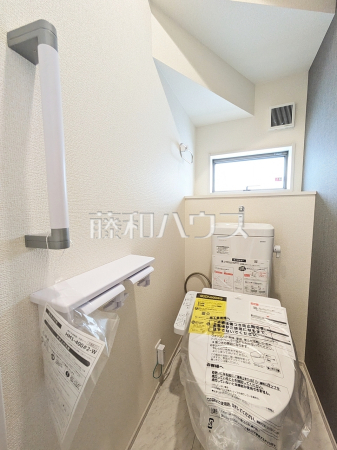 1号棟　トイレ　【沖縄市古謝津嘉山町】