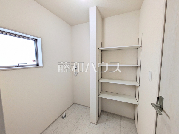1号棟　洗面室収納　【沖縄市古謝津嘉山町】