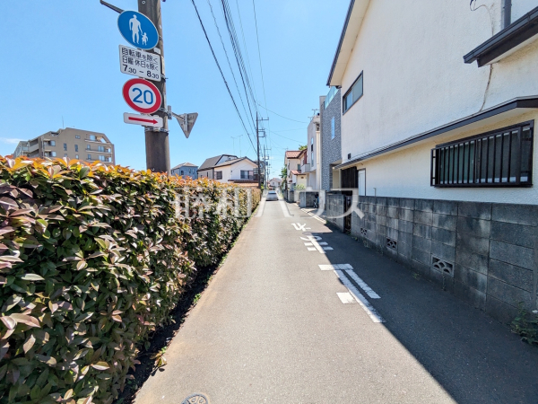 接道状況および現場風景　【東村山市美住町２丁目】
家族みんなで創る、楽しむ、自由設計分譲地！