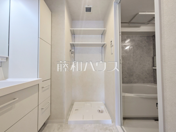 洗濯機置き場　【レーベンハイム東伏見弐番館】