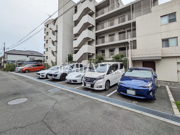 駐車場　【ウエリス国立】