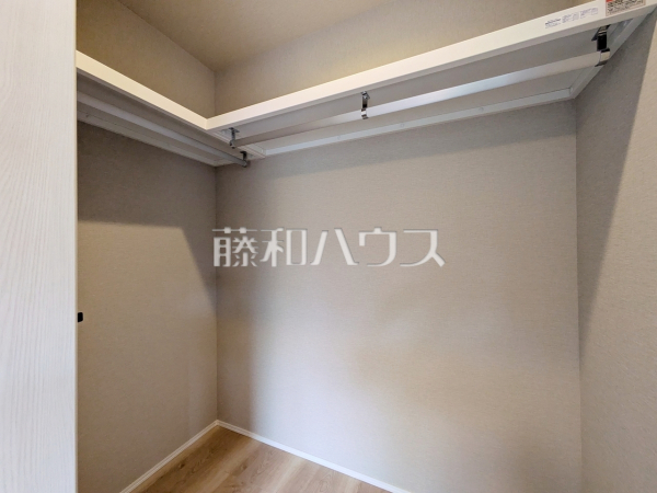 ウォークインクローゼット　【西原グリーンハイツ　9号棟】