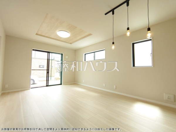 リビング　【立川市幸町４丁目】