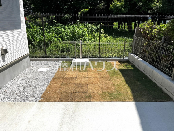 庭　【調布市入間町２丁目】