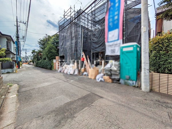 接道状況および現場風景　【西東京市ひばりが丘北４丁目】 建物のプレゼンをさせていただきますので、実際の完成イメージを思い描いていただくことができます。お気軽にお問合せ下さい。 