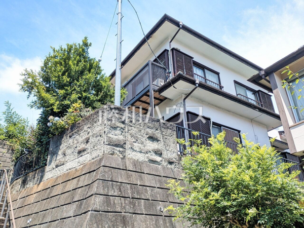 現地写真(現況：古屋有)　【八王子市打越町】 周辺環境はもちろん、日当たりや設備仕様など、実際に行ってみないと分からないことも多くございます。営業担当がご案内いたしますので、お気軽にお問い合わせください
