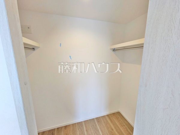 1号棟　ウォークインクローゼット　【日野市三沢５丁目】