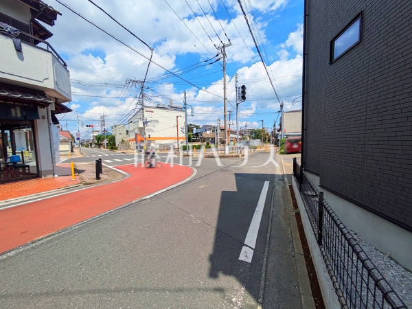接道状況および現場風景 【ふじみ野市福岡中央2丁目】 接道状況および現場風景 【ふじみ野市福岡中央2丁目】
