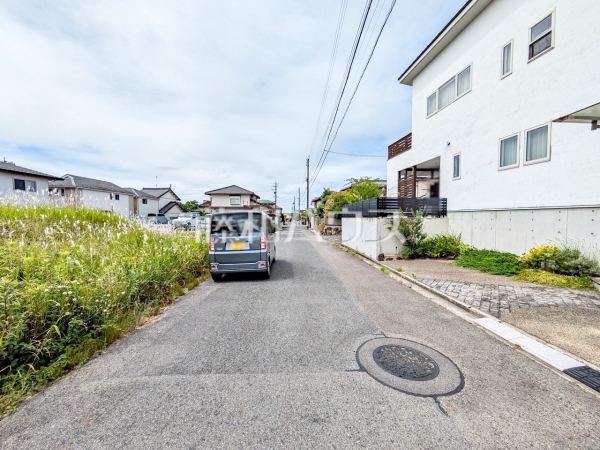 接道状況および現場風景　【春日井市岩成台２丁目】