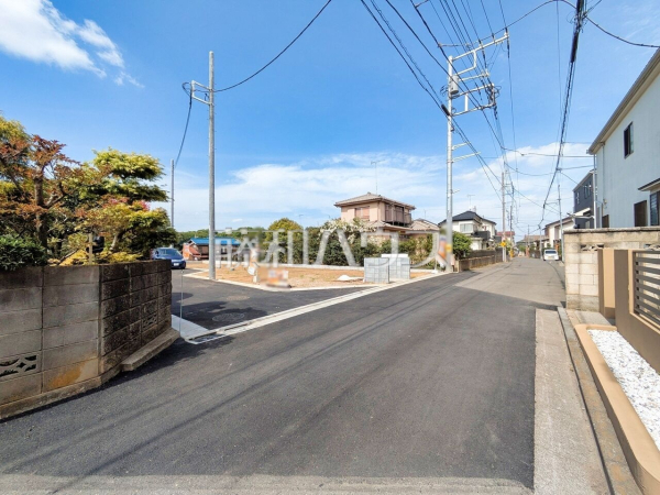 接道状況および現場風景　【清瀬市下宿２丁目】 建物のプレゼンをさせていただきますので、実際の完成イメージを思い描いていただくことができます。お気軽にお問合せ下さい。 