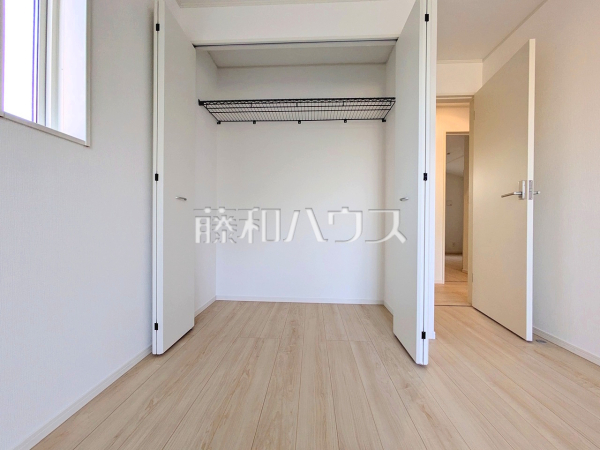 ≪収納≫各部屋に収納も完備されるため、プライベート空間を生み出すことができます♪【府中市北山町2丁目】 ≪収納≫各部屋に収納も完備されるため、プライベート空間を生み出すことができます♪【府中市北山町2丁目】