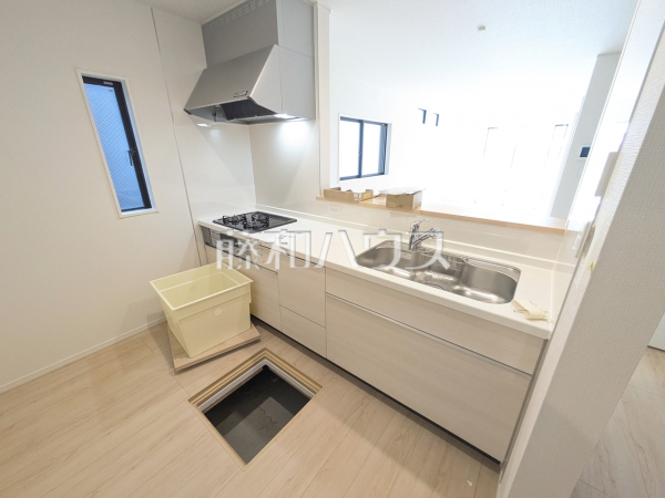 4号棟　キッチン　【名古屋市北区東味鋺３丁目】