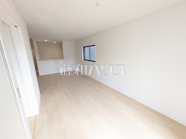 5号棟　リビング　【名古屋市北区東味鋺３丁目】