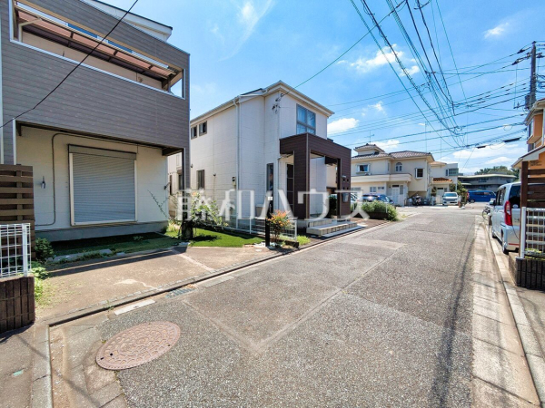 接道状況および現場風景　【東村山市青葉町２丁目】 お住まい探しは、家の良し悪しだけでなく周辺環境も重要なポイントです。ぜひ一度お客様の目でご覧ください 