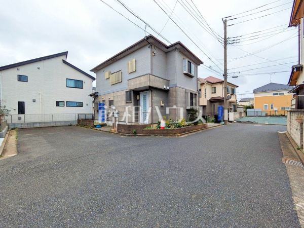接道状況および現場風景　【西東京市泉町４丁目】 お住まい探しは、家の良し悪しだけでなく周辺環境も重要なポイントです。ぜひ一度お客様の目でご覧ください。 