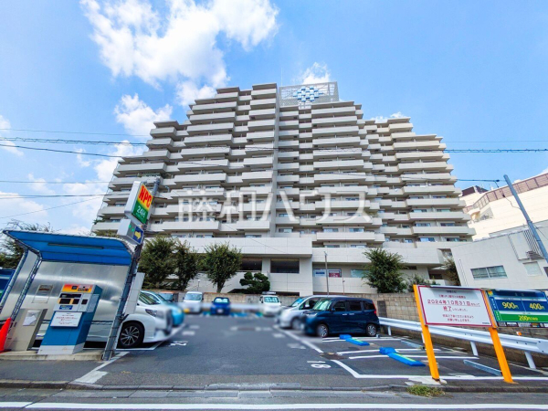 ≪現地外観≫見学はしたいけど、なかなか時間が取れない・・・そんな方に出勤前や仕事終わりにマイホームを見学できるサポートをいたします。【ザ・スクエア・マンション】