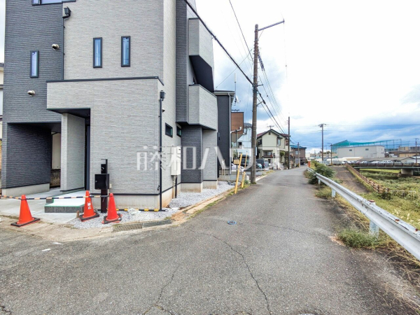 接道状況および現場風景 【志木市上宗岡1丁目】 接道状況および現場風景 【志木市上宗岡1丁目】