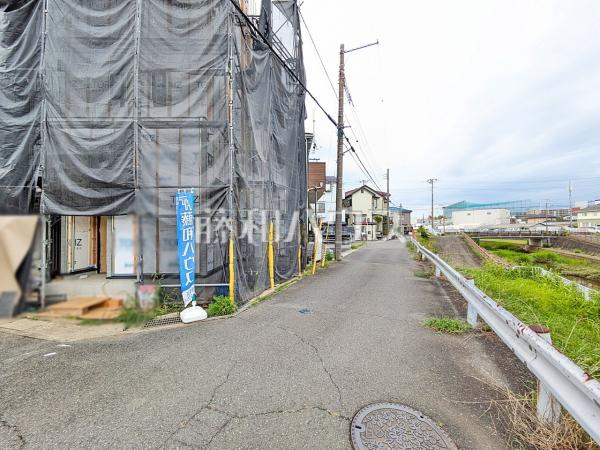 接道状況および現場風景 【志木市上宗岡1丁目】 接道状況および現場風景 【志木市上宗岡1丁目】