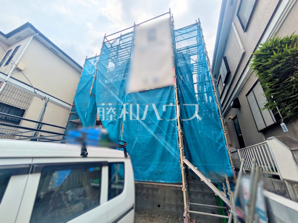 ≪外観≫京王線「柴崎」駅 徒歩11分、この恵まれたロケーションによる幸福感は、毎朝の通勤時にしっかりと感じられるのではないでしょうか。【狛江市西野川４丁目】