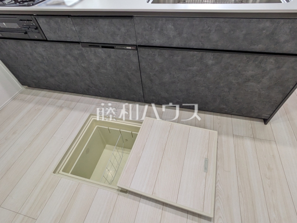 1号棟　床下収納　【糸満市西崎２丁目】