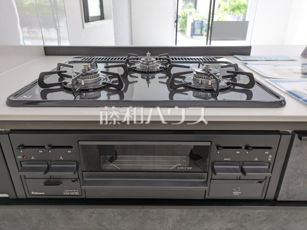 1号棟　キッチンコンロ・グリル　【糸満市西崎２丁目】