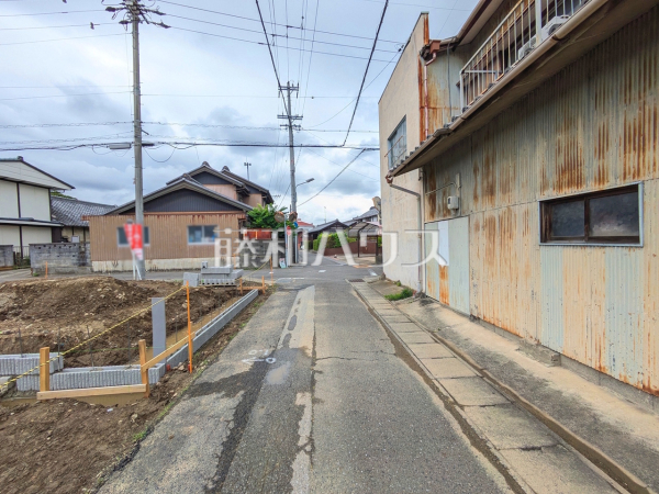 接道状況および現場風景　【北名古屋市六ツ師中屋敷】