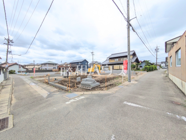 接道状況および現場風景　【北名古屋市六ツ師中屋敷】