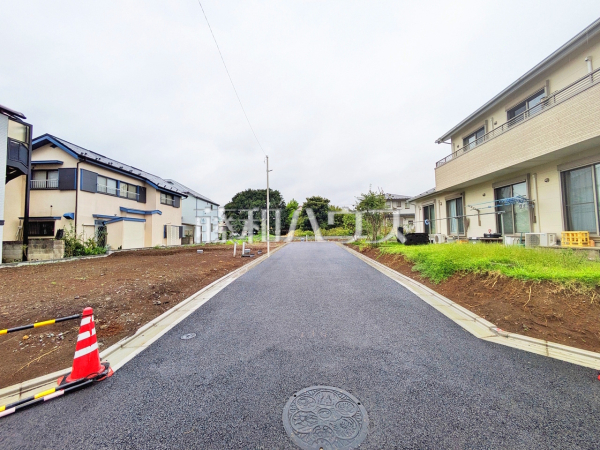 接道状況および現場風景　見学はしたいけど、なかなか時間が取れない・・・そんな方に出勤前や仕事終わりにマイホームを見学できるサポートをいたします。【西東京市下保谷５丁目】